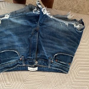 The cutoff shorts high rise